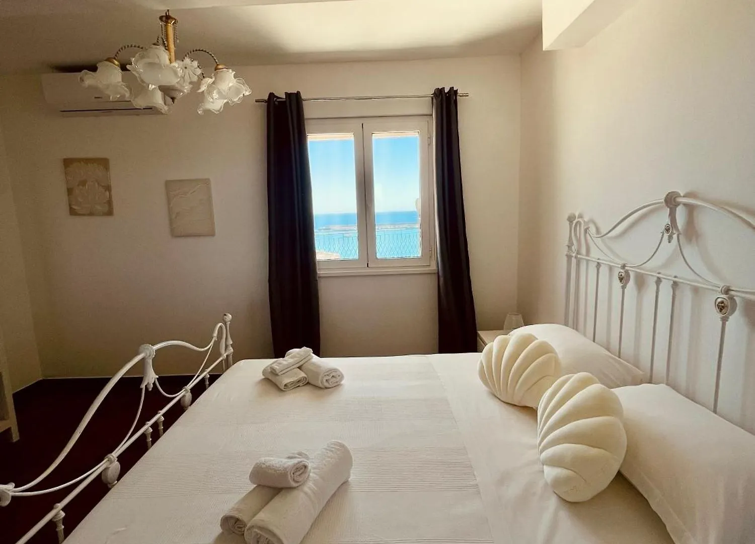 Apartment Ferienwohnung A Tirrazza Giardini-Naxos Italien